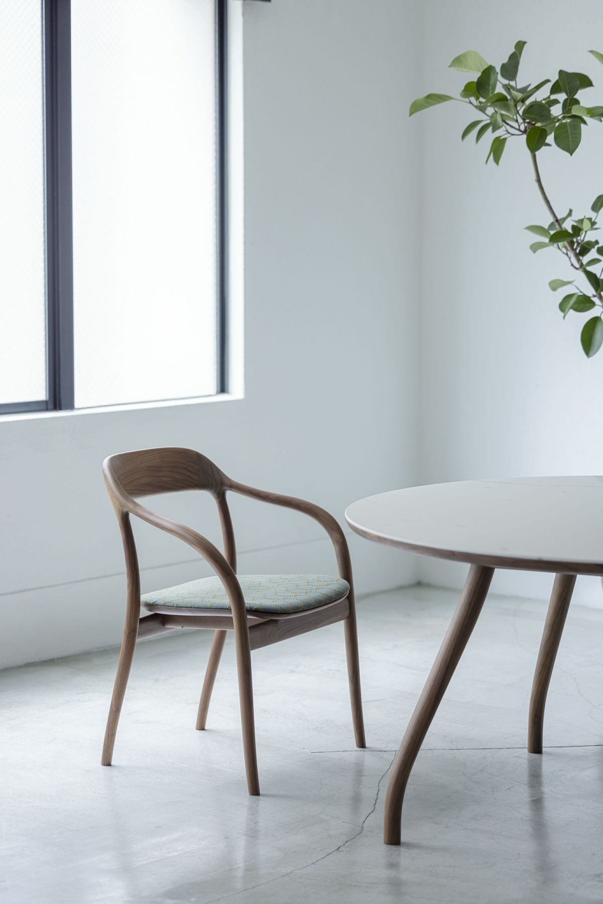 ウォルナット ナチュラルブラウン（CA-0）<br>M-06 -dop- “tambourine” #7E41