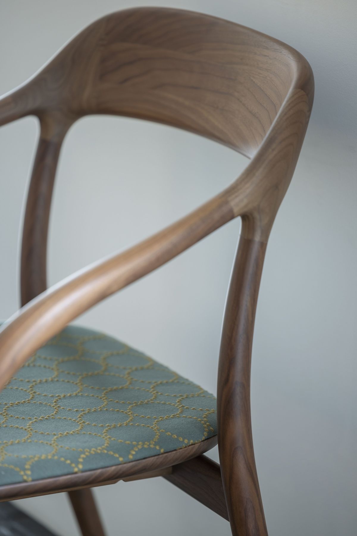 ウォルナット ナチュラルブラウン（CA-0）<br>M-06 -dop- “tambourine” #7E41