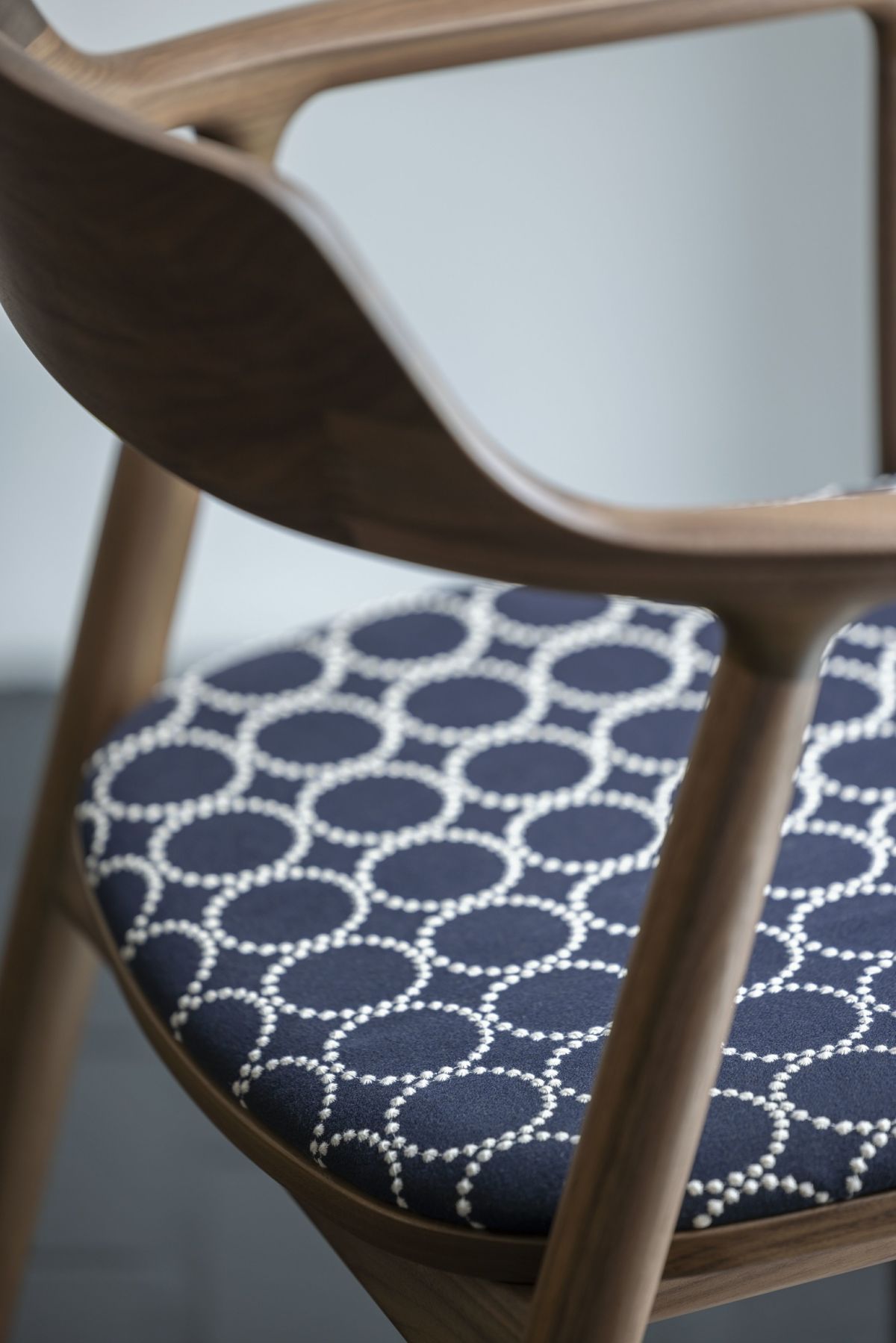 ウォルナット（CA-0）<br>M-06 -dop- “tambourine” 7E37 インディゴ／オリーブ