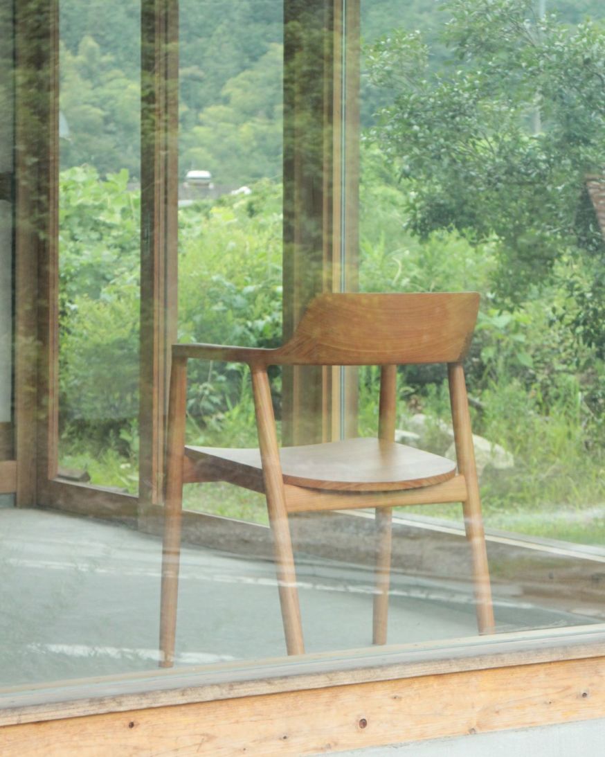 HIROSHIMAアームチェア（板座）【国産ケヤキ材・数量限定】 | 【公式