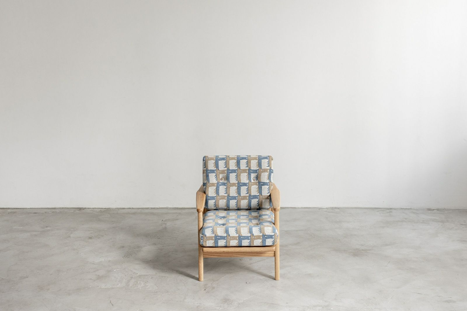 [6] “thoroughbred” ecru