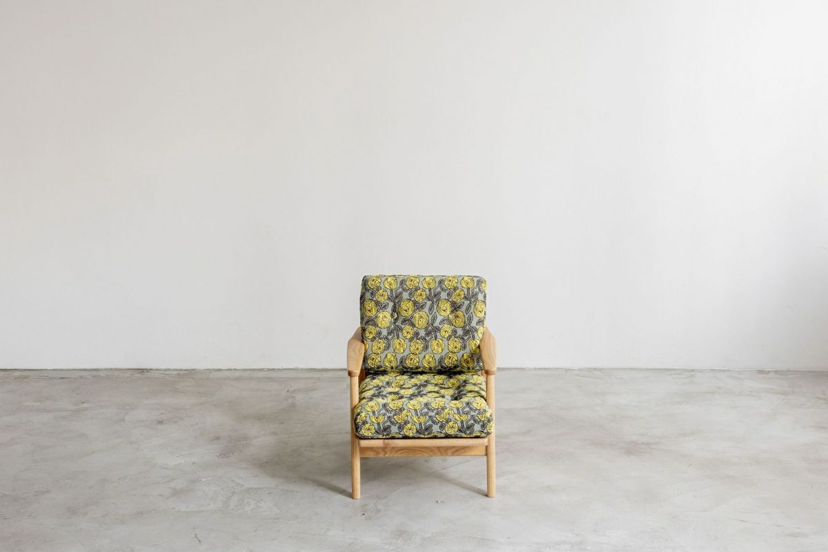 [8] “rosy” yellow